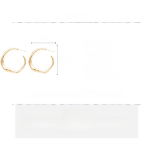 Detail specifications of geometric alloy earrings showing dimensions and weight metrics
