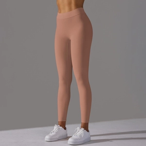 Vue détaillée du legging de yoga taille haute avec effet galbant et tissu lisse sans couture