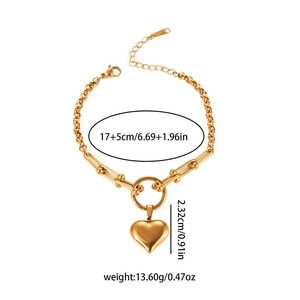 Detail shot of gold heart pendant and U-link chain with specific size and weight labels