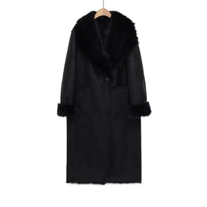 Manteau long femme en fausse fourrure noire avec grand col et poignets peluche