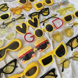 Retro Sunglasses Yellow Lens Creative Shapes Heart Star Plastic Metal Frame Novelty For Party Beach Photo Shoot Unisex