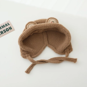 Bonnet d'hiver marron en peluche pour bébé avec oreilles d'ours et lanières