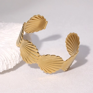 18k gold plated stainless steel open bangle with unique scallop shell pattern design