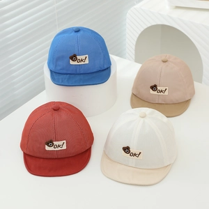 Breathable mesh baby sun hats with bear patches in blue, beige, khaki and red colors