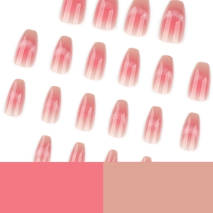 Faux ongles forme ballerine dégradé rose avec décoration pailletée argentée