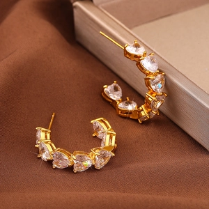 Luxurious gold heart-shaped zircon C-hoop earrings featuring premium crystal settings