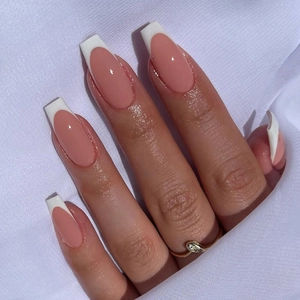 Faux Ongles French Tip Rose Nude Blanc Brillant Forme Carrée Faux Ongles à Presser Couverture Complète Manucure Quotidienne Femmes