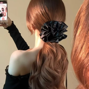 Chouchou en satin noir plissé pour coiffure queue de cheval haute mode féminine