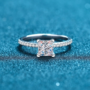 925 Sterling Silver Princess Cut Moissanite Ring Square Sparkling Pavé Side Stones Wedding Engagement For Women