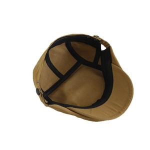 Béret marron pour enfants avec sangle réglable et détail de bande anti-transpiration