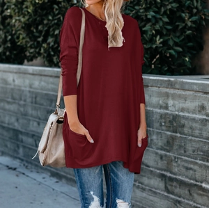 T-shirt femme bordeaux à manches longues avec poches avant et coupe décontractée