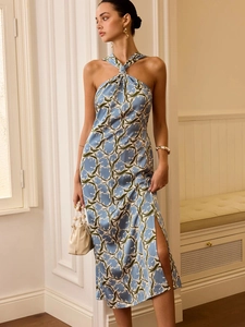 Robe midi à licou fleurie avec fente latérale et coupe ajustée en imprimé bleu et blanc