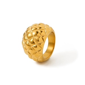 18k gold plated stainless steel ring with classic quilted pattern for women
