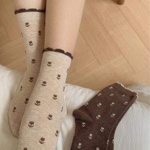 Chaussettes rétro en coton à motif tulipes avec bordures ondulées marron élégantes