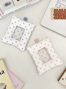 Cute quilted star pattern card holders in pink and blue colors with strap hooks