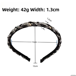 Detalle de la diadema trenzada de diamantes con 1,3 cm de ancho y peso de 42 g