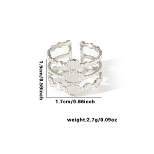 Detail view of silver multilayer open ring with dimensions 1.5cm and 2.7g weight info