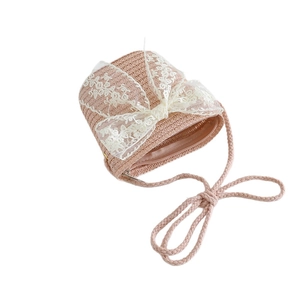 Kids' straw crossbody bag with white lace bow and long strap for summer beach beachwear