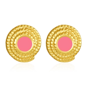 Détail de boucles d'oreilles tressées vintage plaquées or 18K avec émail rose central