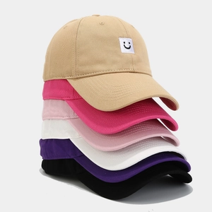 Série de casquettes de baseball brodées smiley en coton kaki rose blanc et noir