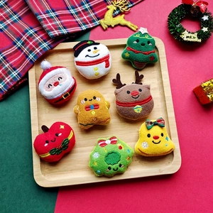Christmas Plush Embroidery Brooch Pins Cartoon Santa Snowman Reindeer Tree Gingerbread Man For DIY Holiday Accessories