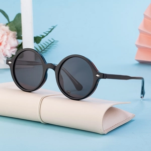 2025 trendy round frame black sunglasses for women with premium polarized lenses and case
