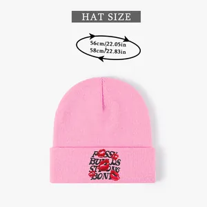 Detailed hat size guide showing head circumference of 56-58cm for the pink knit beanie