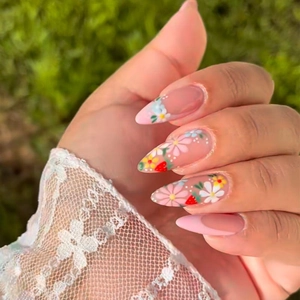 Pinke French Press On Nails ABS Kunststoff Lange Mandelform Florale Gänseblümchen Erdbeere Süße Maniküre Für Frauen