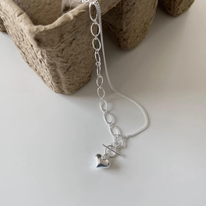 925 silver heart necklace with asymmetric chain and toggle clasp for a stylish look