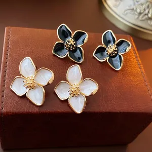 Boucles D'oreilles Puces Fleur Style Français Vintage Cuivre Plaqué Or Émail Avec Tige En Argent Sterling 925 Bijoux Femme
