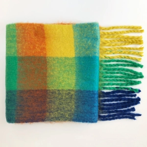 Écharpe à carreaux multicolores avec franges accessoire de mode style automne