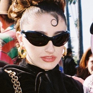 Y2K oversized black cat-eye sunglasses with futuristic sports punk design for outdoor wear