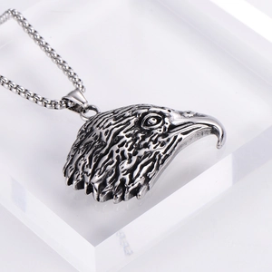 Retro eagle head pendant necklace with silver oxidized finish and punk street style details