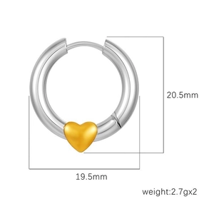 Silberne runde Creolen mit goldenem Herzanhänger und Maßen von 20,5 mm x 19,5 mm