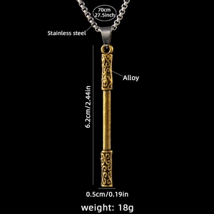 Collier en acier inoxydable avec pendentif bâton doré et dimensions sur fond noir