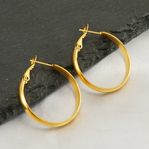 Chic flat wide band golden hoop earrings made of high-quality stainless steel for women