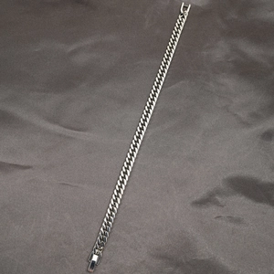 Bracciale a catena cubana d'argento minimalista per uomo e donna su tessuto