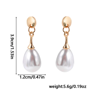 Detailed size view of Baroque pearl drop earrings with dimensions 3.9cm length and 1.2cm width