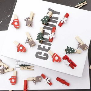 Christmas Wooden Clips Reindeer Snowflake Tree Mitten For Holiday Photo Display And DIY Gift Wrapping Decoration