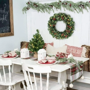 Corona Di Natale Aghi Di Pino PVC Artificiali Con Pigne Bacche Rosse Luci LED Per Porta Ingresso Decorazione Casa