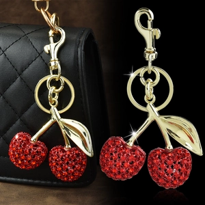 Full Rhinestone Cherry Keychain Metal Fruit Bag Charm For Women Sparkling Crystal Pendant Accessories Luxury Ins Style
