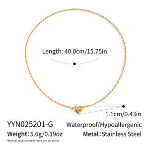 Dessin technique montrant la chaîne de 40 cm et les dimensions du pendentif cœur