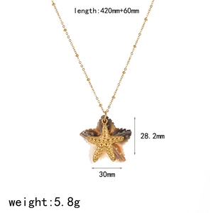Detaillierte Ansicht des Seestern-Anhängers mit Maßen und Gewicht in 18k Gold-Finish