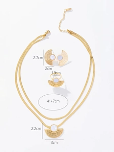 Detailed size specifications for fan-shaped jewelry set with white shell inlay