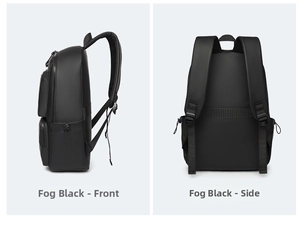Detail des mattschwarzen wasserdichten Rucksacks mit gepolsterten Gurten und Seitentaschen