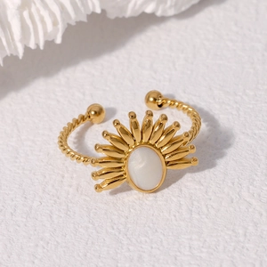 Bague ajustable en acier inoxydable doré avec motif soleil et nacre blanche ovale