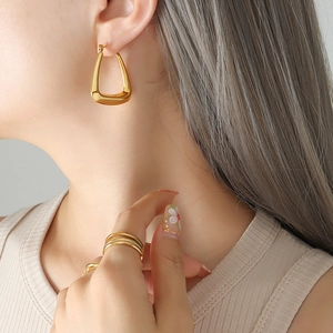 Polished 18k gold plated U-shaped French style earrings and stacked rings set for women