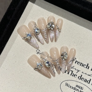 Faux Ongles à Presser Stiletto Longs Faits à la Main Nude Dégradé Givré Argent Scintillant Œil de Chat Avec Strass Étoile Luxe Femme