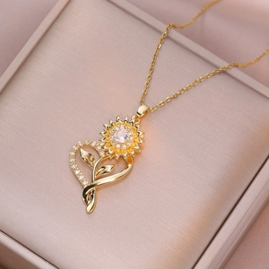 Collier doré en acier titane avec pendentif cœur tournesol et zircons pour femmes