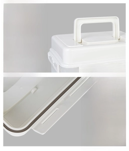 Detail of sturdy foldable handle and leak-proof silicone seal ring on white pickle jar